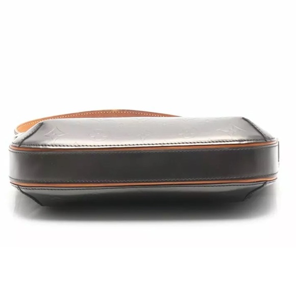 LOUIS VUITTON Fowler Monogram mat handbag - Picture 3 of 8